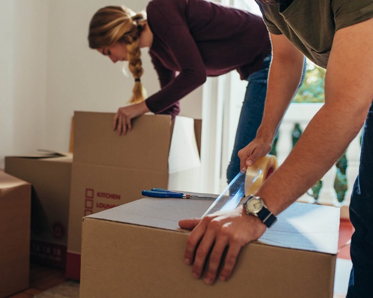 couple moving out